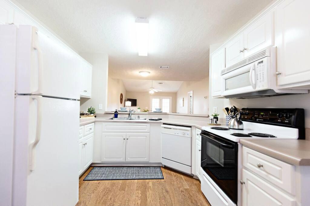 The Home Place & Prime Location Near I-20 Martinez 外观 照片